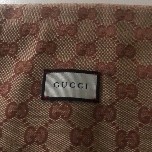 Authentic Gucci slipper pouch. Can be used as a clutch as well as a cosmetic bag - Picture 2 of 5